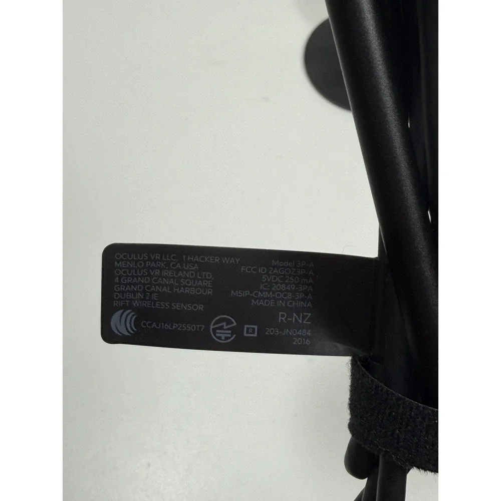 Pair 2 Genuine Oculus Rift Virtual Reality CV1‎ Sensor 3P-A, Black